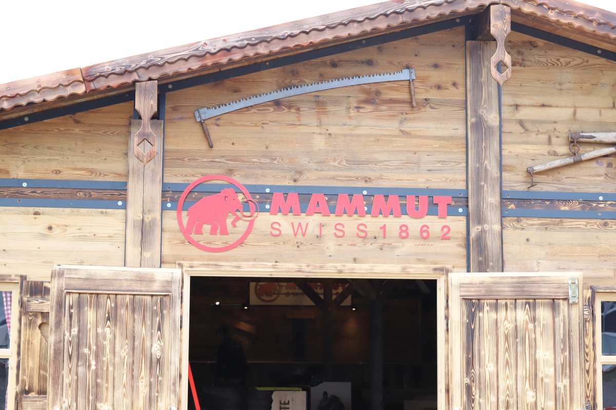 Schild - MAMMUT